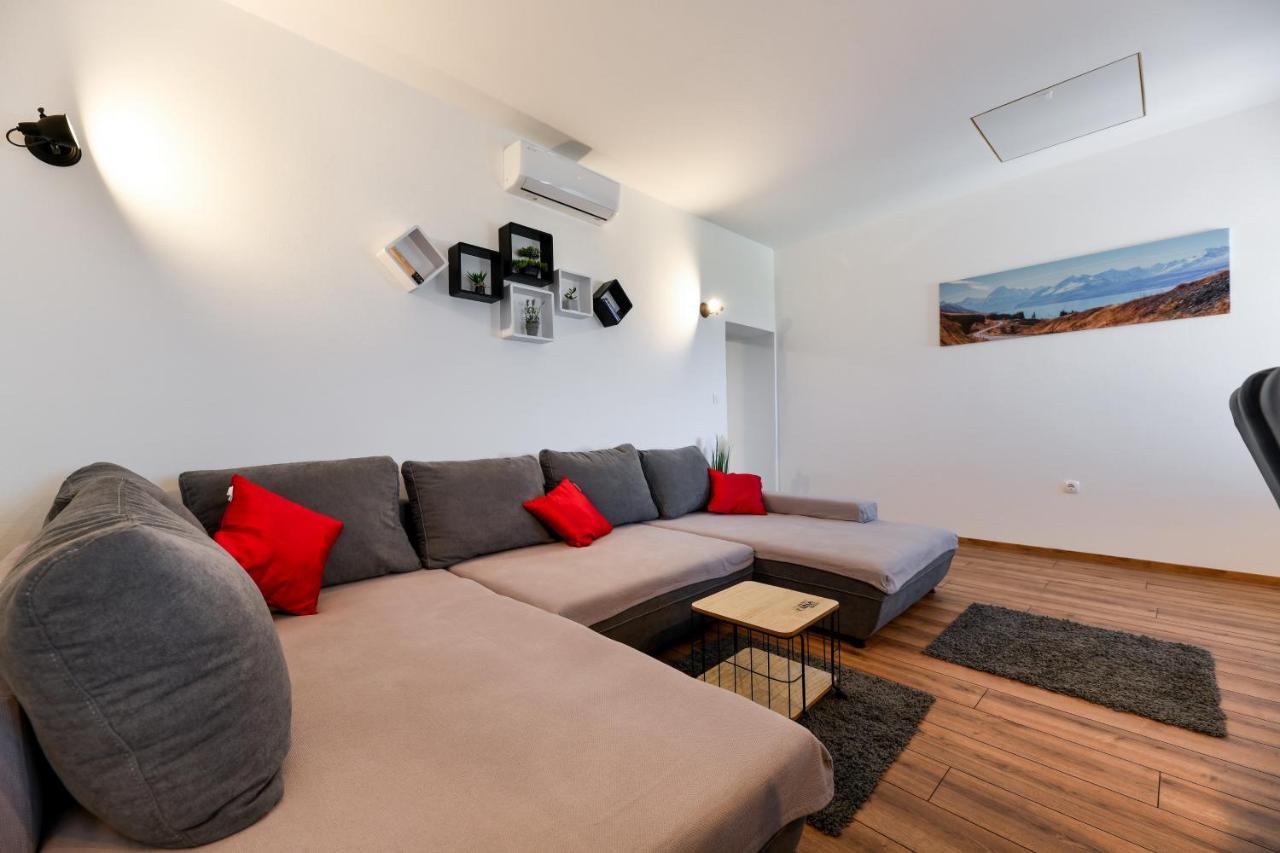Holiday Home Škevini Dvori Starigrad Paklenica Dış mekan fotoğraf