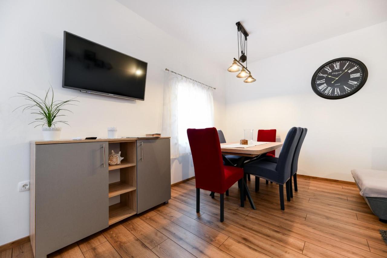 Holiday Home Škevini Dvori Starigrad Paklenica Dış mekan fotoğraf