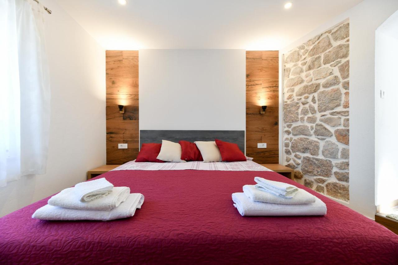 Holiday Home Škevini Dvori Starigrad Paklenica Dış mekan fotoğraf