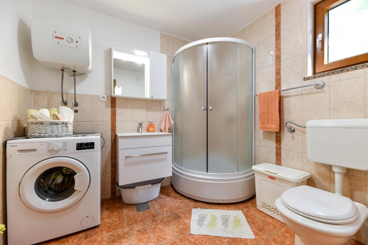 Holiday Home Škevini Dvori Starigrad Paklenica Dış mekan fotoğraf